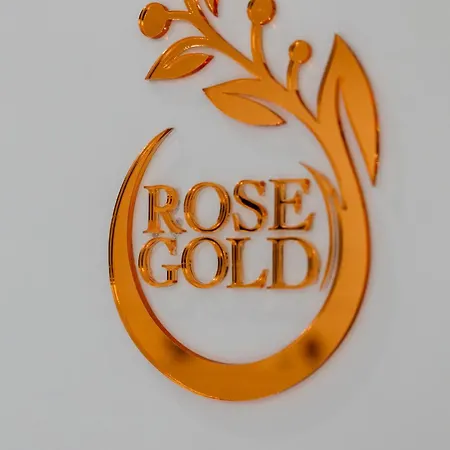 Golden By Dimorra アパートホテル