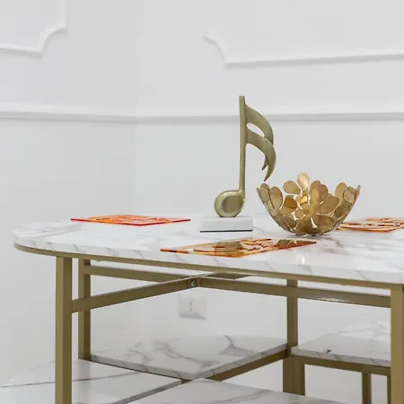 Golden By Dimorra アパートホテル